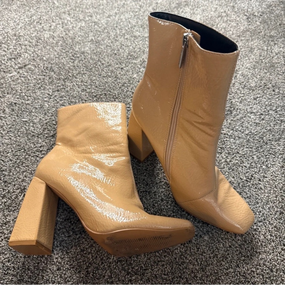 Tory Burch Shiny Tan Heeled Boots